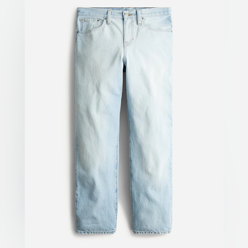 Light Wash Women’s Boyfriend Jeans